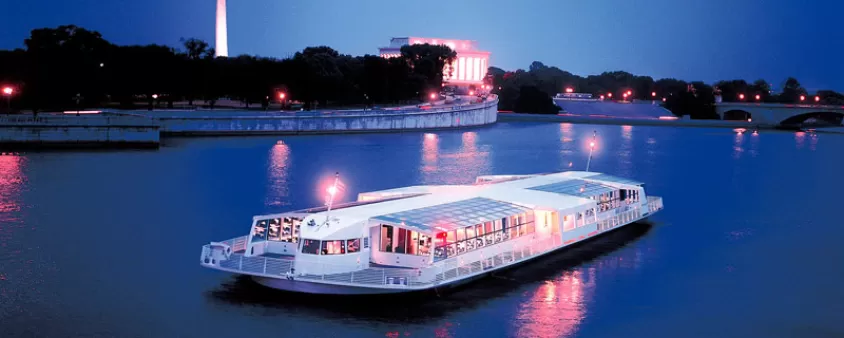 Crucero nocturno en barco por el río Potomac - Actividades románticas en Washington, DC