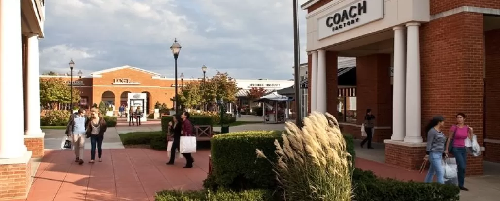 Le Creuset: Leesburg Corner Premium Outlets