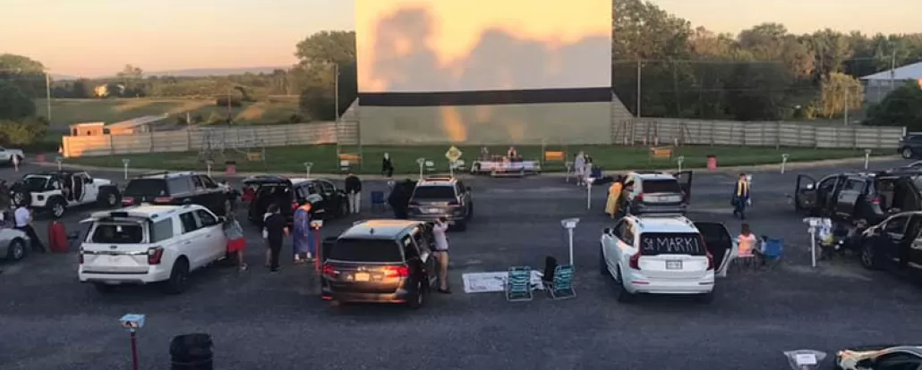 Onde desfrutar de um filme ao ar livre e drive-in em DC