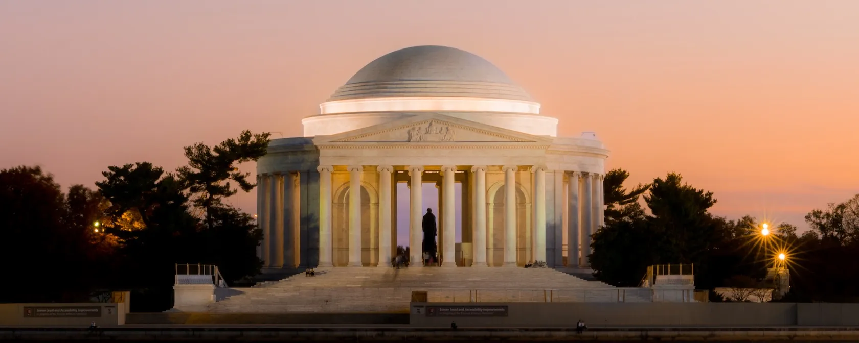 A view of the Jefferson Memorial at sunset. 