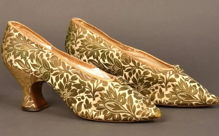 'Interwoven: A Tradition of Textiles' at Hillwood Museum
