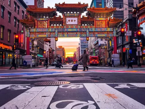 @_chriscruz - Arco de la amistad de Chinatown al amanecer - Washington, DC