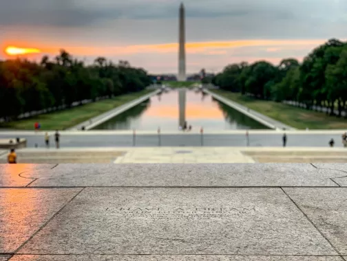 @jennymagee79 - Il Lincoln Memorial fa un passo "I have a dream"