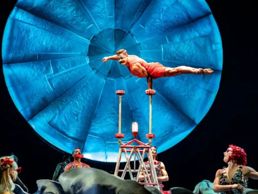 Cirque du Soleil: LUZIA