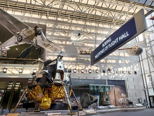 國家航空航天博物館飛行大廳的波音里程碑