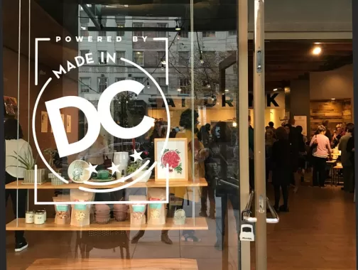 Shop Made in DC - Dupont Circle lokale Boutique und Café, die in Washington, DC hergestellte Produkte verkaufen