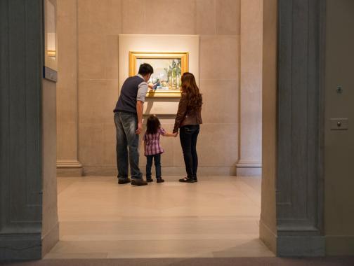 Familie in den Smithsonian Freer|Sackler Galleries in der National Mall - Kostenlose Museen in Washington, DC