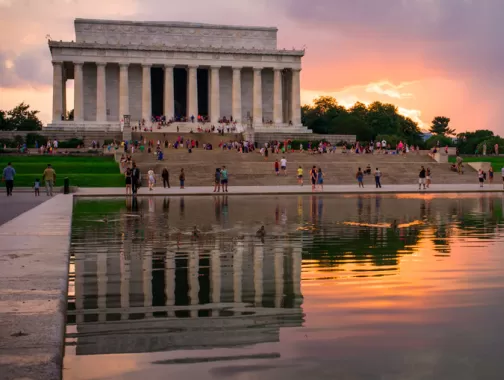 내셔널 몰의 링컨 기념관-워싱턴 DC에서 이번 여름에 할 일