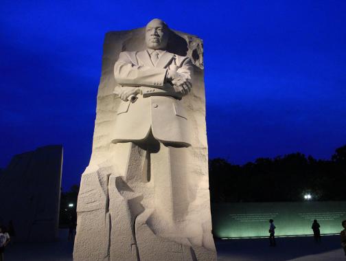 晚上的 MLK 紀念館 - 國家廣場 - 華盛頓特區