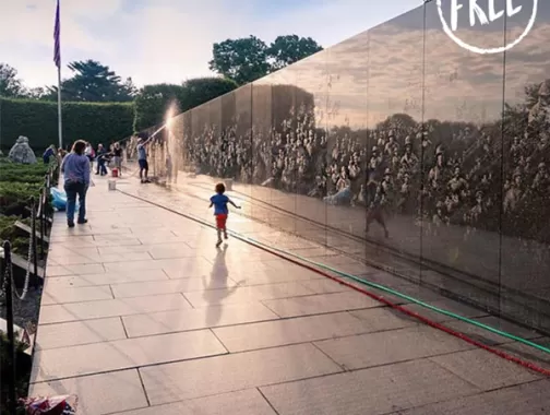 Sitios históricos y experiencias patrimoniales gratuitas en Washington, DC - Mañana en el Monumento a los Veteranos de la Guerra de Corea en el National Mall