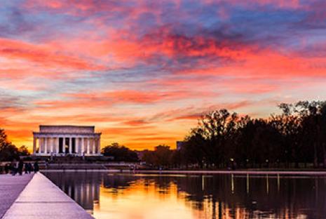 Pôr do sol no Lincoln Memorial