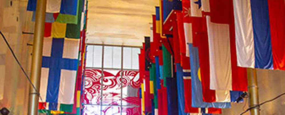 Banderas internacionales en el Kennedy Center