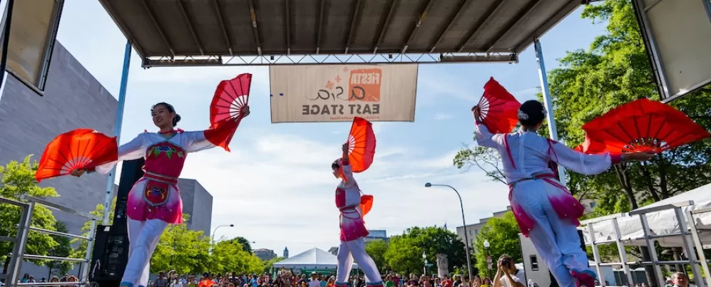 Festival de dançarinos Fiesta Asia