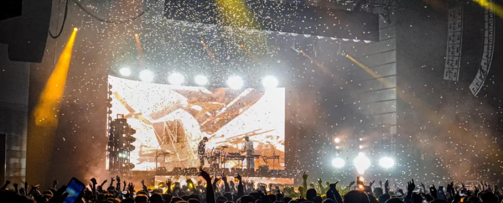 Die Hymne während eines Konzerts 