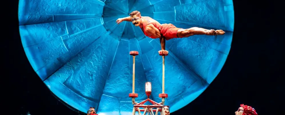 Cirque du Soleil: LUZIA