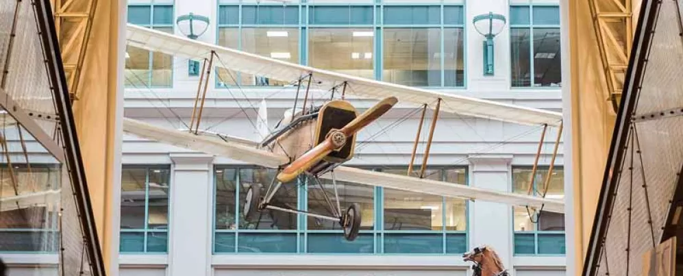 @abroadwife - Família no Smithsonian National Postal Museum - Museu gratuito em Washington, DC
