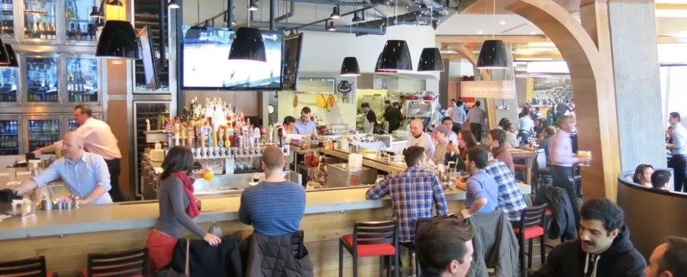 District Commons - 在霧底吃東西的地方 - 華盛頓特區