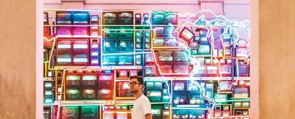 @discoverwithblake - Electronic Superhighway no Smithsonian American Art Museum - Museu gratuito em Washington, DC