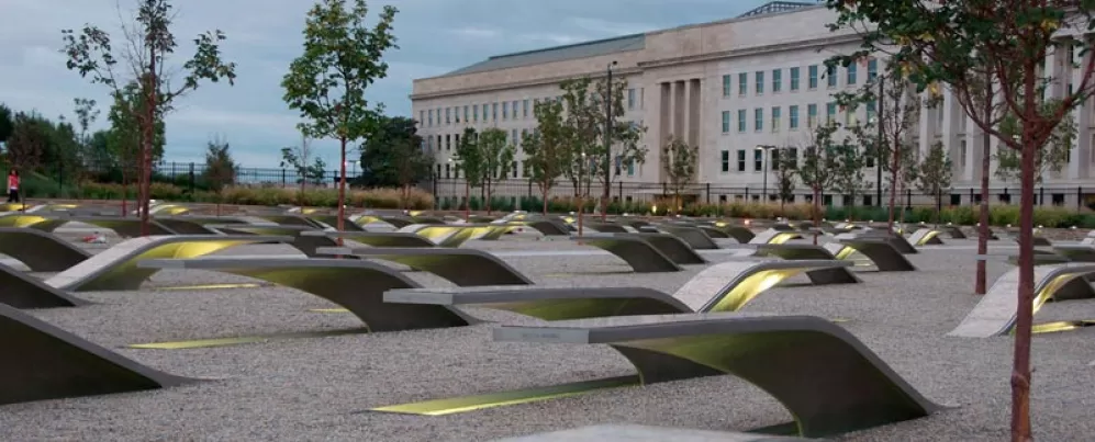 El Monumento Nacional del Pentágono del 9-S en Virginia - Monumentos conmemorativos cerca de Washington, DC