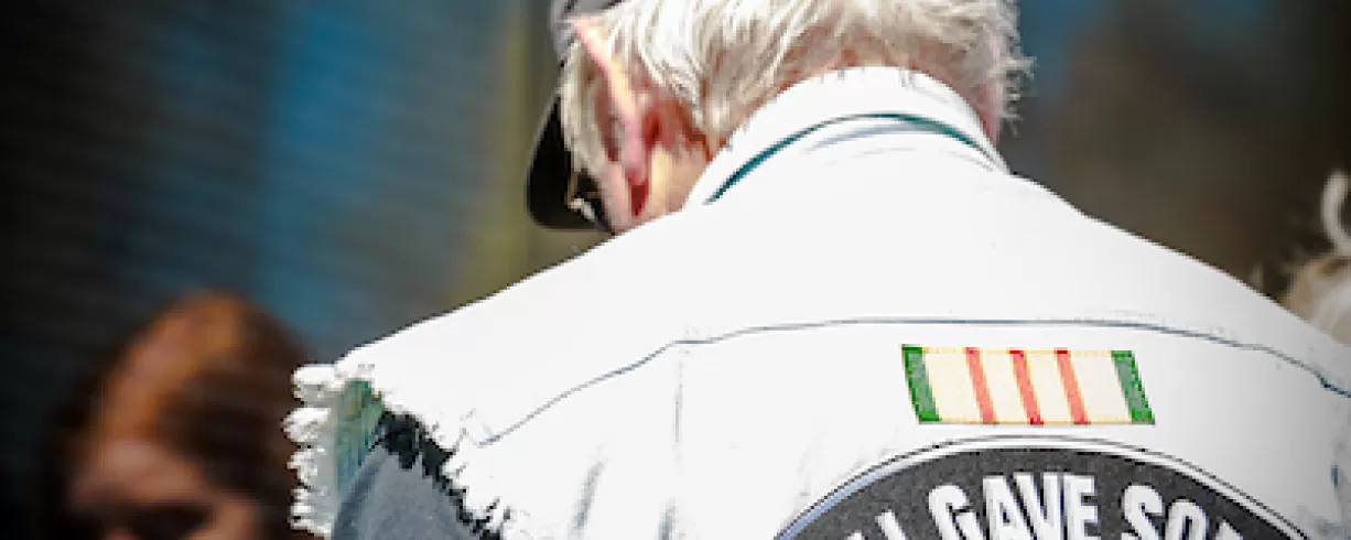 No.712『（英文）エルクス国立退役軍人記念碑』 日米文化日米文化会館館