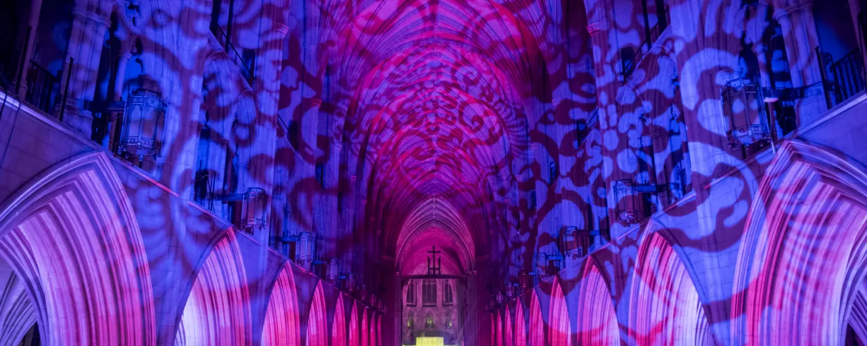 ワシントン大聖堂 宇宙の窓 ヴィンテージ ステンドグラス 赤い月 アポロ11号 ワシントン大聖堂 宇宙の窓 ヴィンテージ ステンドグラス 赤い月